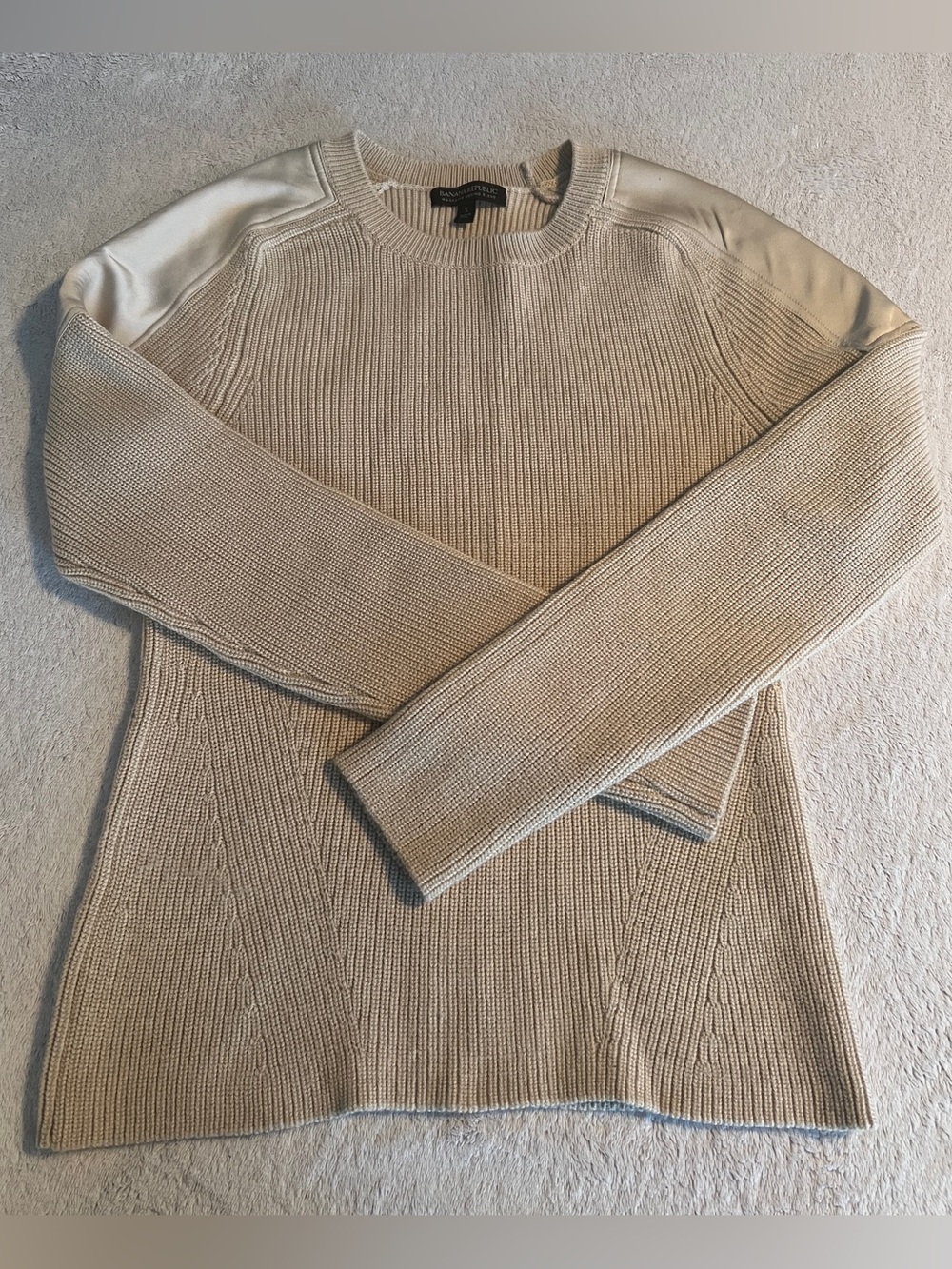 Banana Republic Women’s Wheat Beige Shoulder Patch Sweater Small